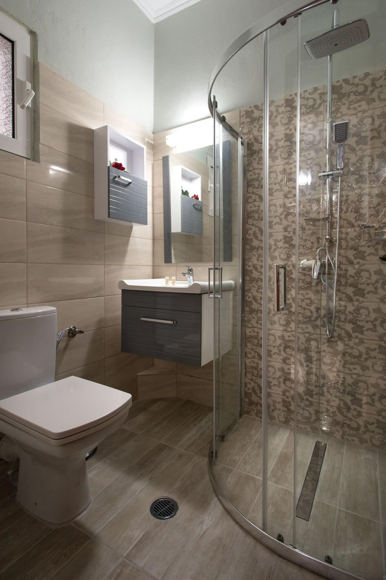 Eleni Hotel 2*