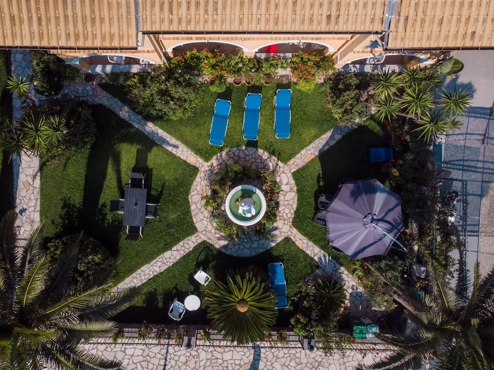 Hotel Eleni 2*