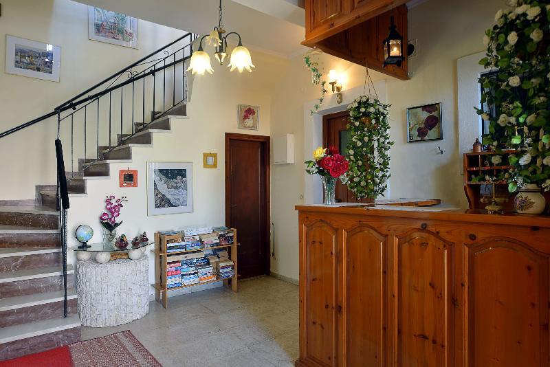 Eleni Hotel 2*